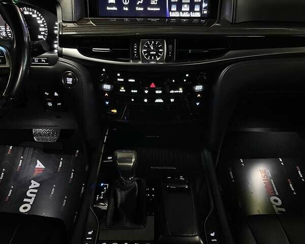 Чорний Лексус ЛХ, об'ємом двигуна 4.46 л та пробігом 156 тис. км за 73700 $, фото 56 на Automoto.ua