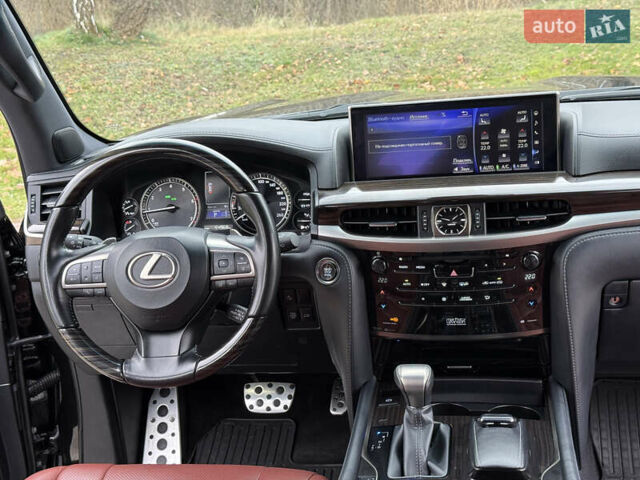 Черный Лексус ЛХ, объемом двигателя 5.66 л и пробегом 55 тыс. км за 81900 $, фото 68 на Automoto.ua