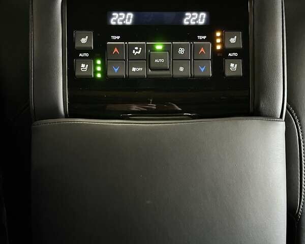Чорний Лексус ЛХ, об'ємом двигуна 4.46 л та пробігом 156 тис. км за 73700 $, фото 40 на Automoto.ua