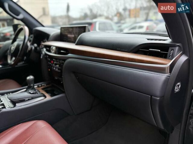 Черный Лексус ЛХ, объемом двигателя 4.46 л и пробегом 120 тыс. км за 69999 $, фото 108 на Automoto.ua