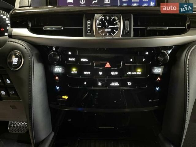 Чорний Лексус ЛХ, об'ємом двигуна 4.46 л та пробігом 156 тис. км за 73700 $, фото 66 на Automoto.ua