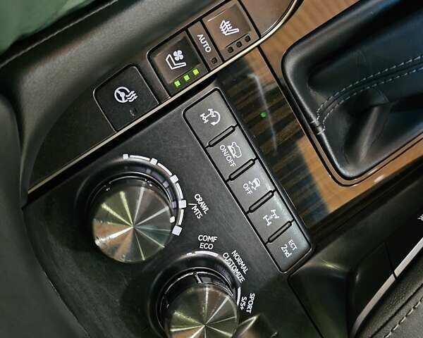 Черный Лексус ЛХ, объемом двигателя 4.46 л и пробегом 148 тыс. км за 71999 $, фото 73 на Automoto.ua