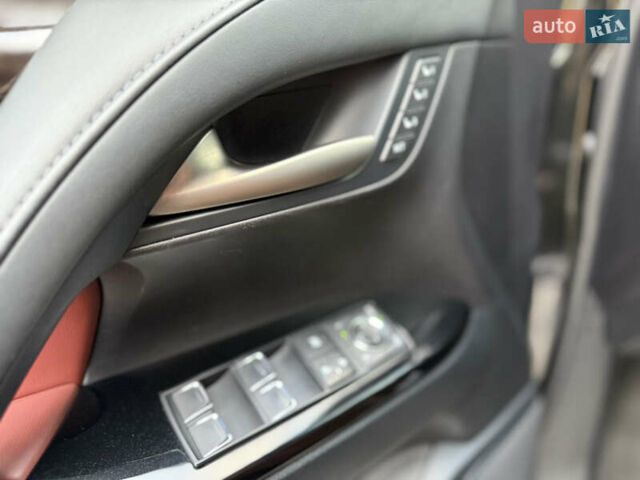 Черный Лексус ЛХ, объемом двигателя 4.46 л и пробегом 112 тыс. км за 82600 $, фото 51 на Automoto.ua