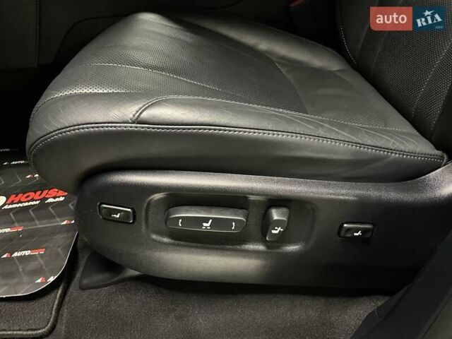 Чорний Лексус ЛХ, об'ємом двигуна 4.46 л та пробігом 156 тис. км за 73700 $, фото 29 на Automoto.ua