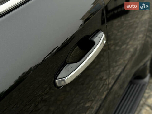 Черный Лексус ЛХ, объемом двигателя 4.46 л и пробегом 208 тыс. км за 70000 $, фото 15 на Automoto.ua