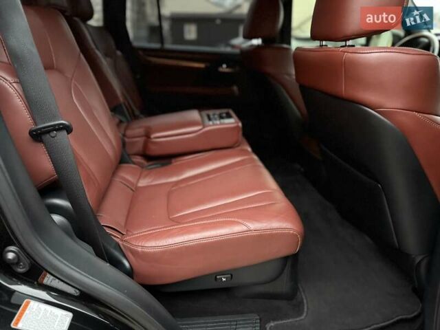 Черный Лексус ЛХ, объемом двигателя 4.46 л и пробегом 120 тыс. км за 69999 $, фото 100 на Automoto.ua