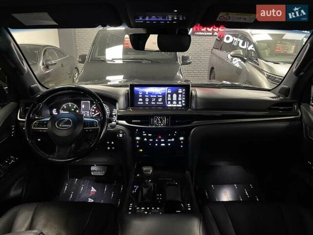 Чорний Лексус ЛХ, об'ємом двигуна 4.46 л та пробігом 156 тис. км за 73700 $, фото 46 на Automoto.ua