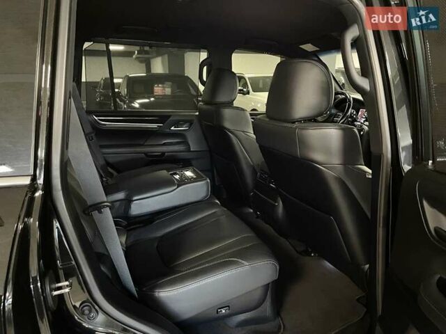 Чорний Лексус ЛХ, об'ємом двигуна 4.46 л та пробігом 156 тис. км за 73700 $, фото 37 на Automoto.ua