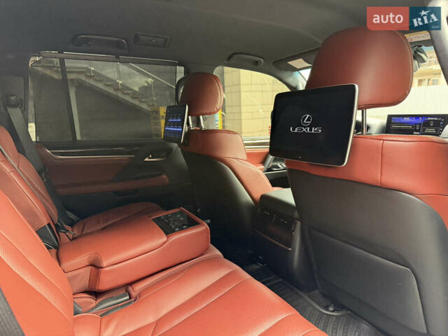 Чорний Лексус ЛХ, об'ємом двигуна 4.46 л та пробігом 147 тис. км за 69900 $, фото 56 на Automoto.ua