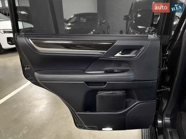 Чорний Лексус ЛХ, об'ємом двигуна 4.46 л та пробігом 156 тис. км за 73700 $, фото 33 на Automoto.ua