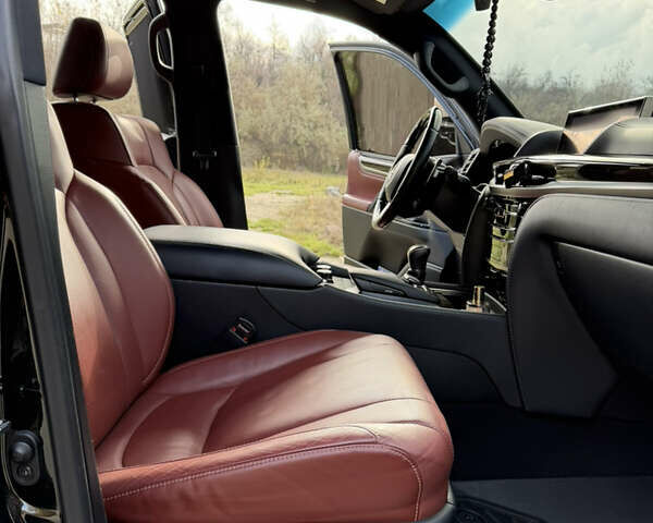 Чорний Лексус ЛХ, об'ємом двигуна 4.46 л та пробігом 74 тис. км за 84300 $, фото 36 на Automoto.ua