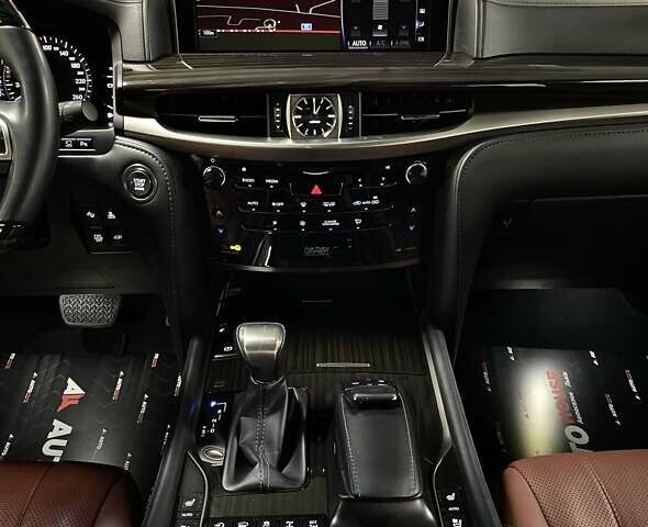 Чорний Лексус ЛХ, об'ємом двигуна 4.46 л та пробігом 85 тис. км за 82700 $, фото 53 на Automoto.ua