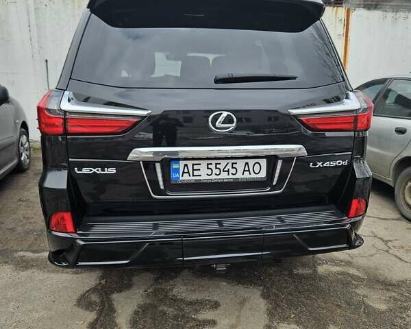 Черный Лексус ЛХ, объемом двигателя 4.46 л и пробегом 57 тыс. км за 82000 $, фото 1 на Automoto.ua