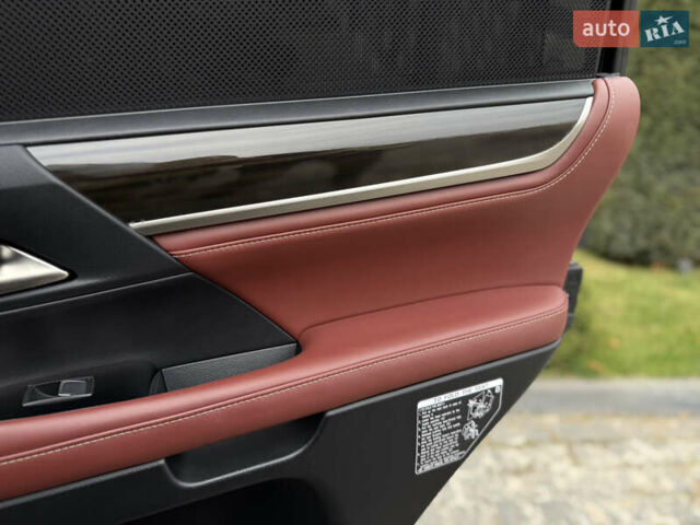 Черный Лексус ЛХ, объемом двигателя 4.46 л и пробегом 208 тыс. км за 70000 $, фото 67 на Automoto.ua