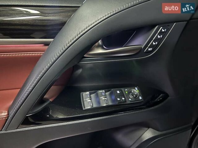 Лексус ЛХ 2019 в Киеве на Automoto.ua Черный Лексус ЛХ, объемом двигателя 5.66 л и пробегом 180 тыс. км за 72000 $, фото 34 на Automoto.ua