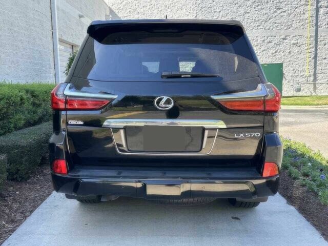 Лексус ЛХ 2019 у Кривому Розі на Automoto.ua Чорний Лексус ЛХ, об'ємом двигуна 5.7 л та пробігом 44 тис. км за 15600 $, фото 5 на Automoto.ua