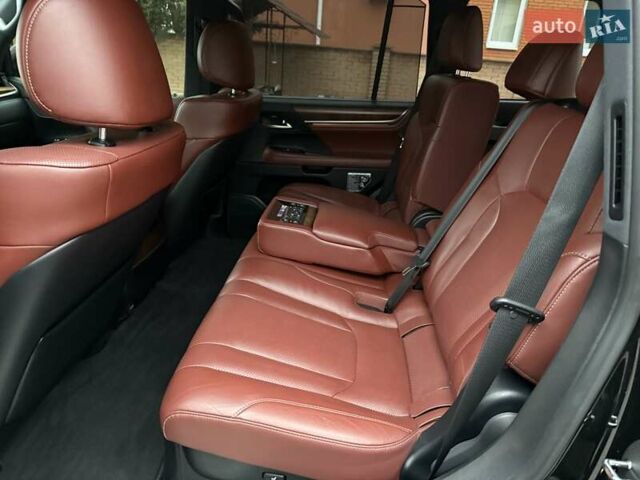 Черный Лексус ЛХ, объемом двигателя 4.46 л и пробегом 120 тыс. км за 69999 $, фото 2 на Automoto.ua