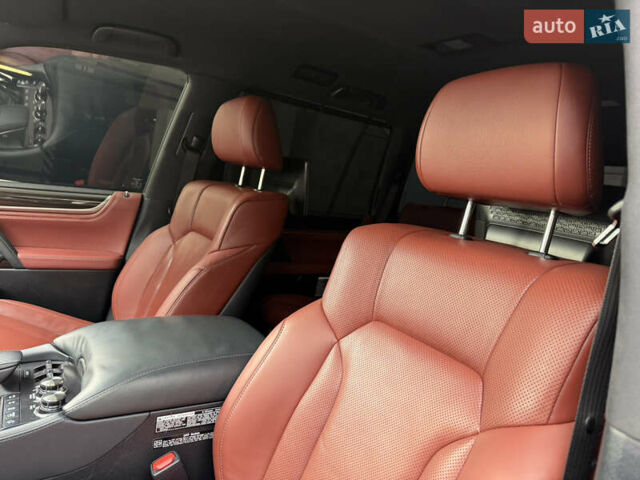 Чорний Лексус ЛХ, об'ємом двигуна 4.46 л та пробігом 147 тис. км за 69900 $, фото 41 на Automoto.ua