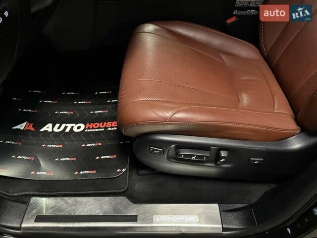 Чорний Лексус ЛХ, об'ємом двигуна 4.46 л та пробігом 85 тис. км за 82700 $, фото 27 на Automoto.ua
