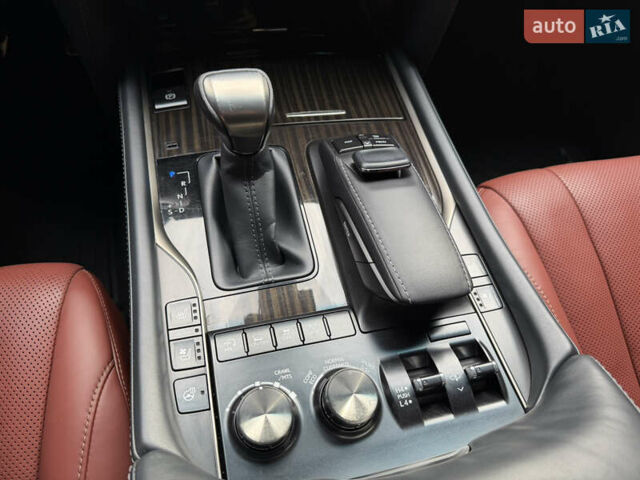 Чорний Лексус ЛХ, об'ємом двигуна 4.46 л та пробігом 147 тис. км за 69900 $, фото 72 на Automoto.ua