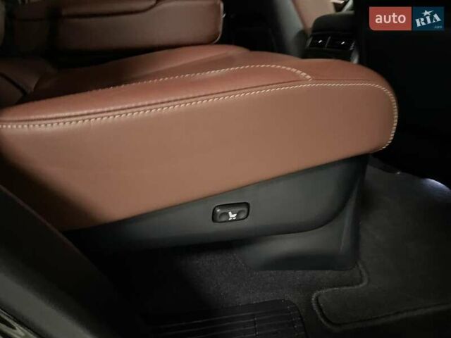 Чорний Лексус ЛХ, об'ємом двигуна 4.46 л та пробігом 85 тис. км за 82700 $, фото 36 на Automoto.ua