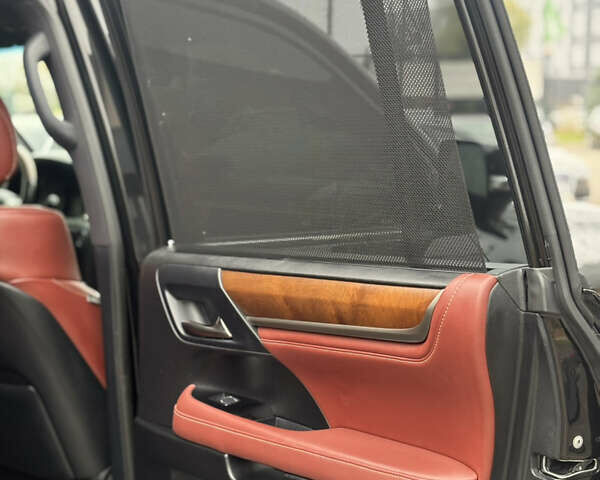 Лексус ЛХ 2019 у Києві на Automoto.ua Чорний Лексус ЛХ, об'ємом двигуна 4.46 л та пробігом 115 тис. км за 68500 $, фото 19 на Automoto.ua