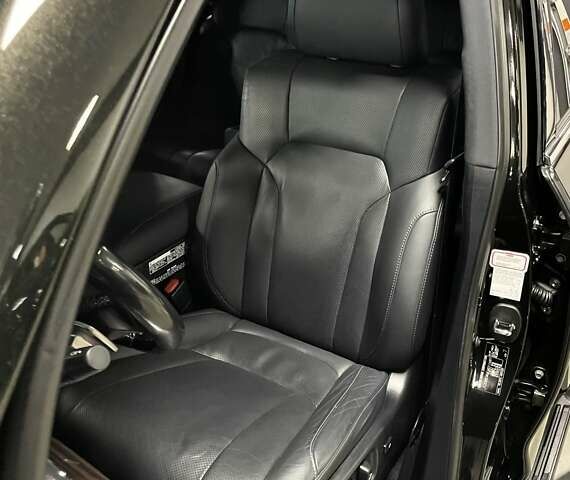 Чорний Лексус ЛХ, об'ємом двигуна 4.46 л та пробігом 156 тис. км за 73700 $, фото 27 на Automoto.ua