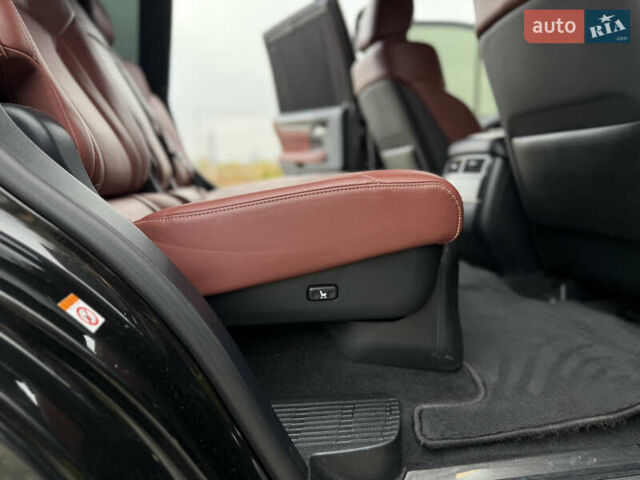 Черный Лексус ЛХ, объемом двигателя 4.46 л и пробегом 208 тыс. км за 70000 $, фото 69 на Automoto.ua