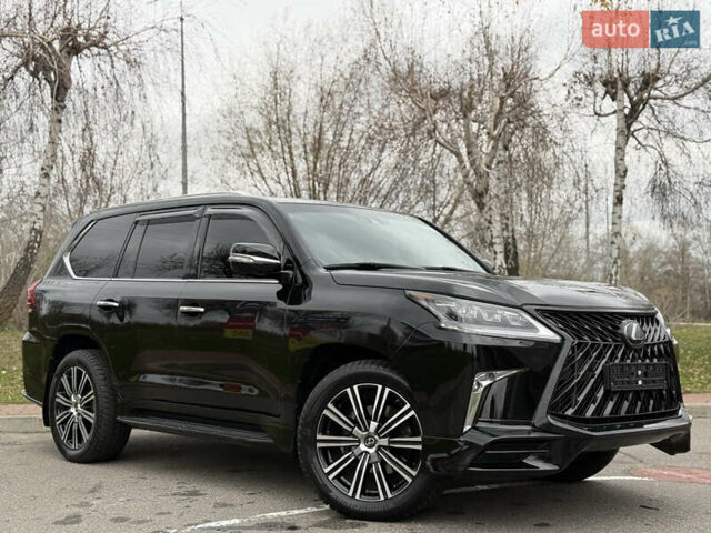 Черный Лексус ЛХ, объемом двигателя 5.66 л и пробегом 55 тыс. км за 81900 $, фото 13 на Automoto.ua