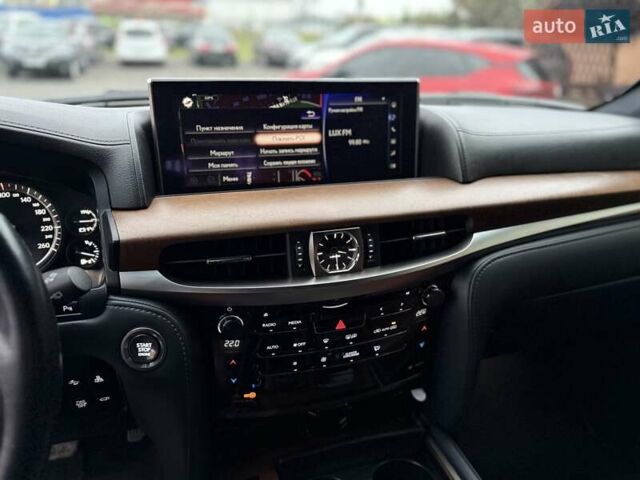 Черный Лексус ЛХ, объемом двигателя 4.46 л и пробегом 120 тыс. км за 69999 $, фото 116 на Automoto.ua