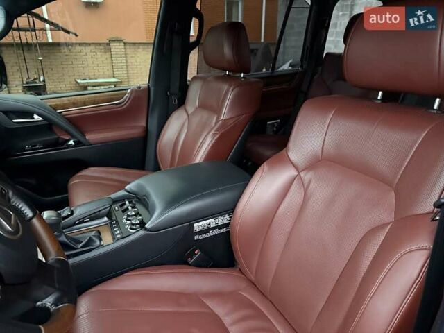 Черный Лексус ЛХ, объемом двигателя 4.46 л и пробегом 120 тыс. км за 69999 $, фото 77 на Automoto.ua