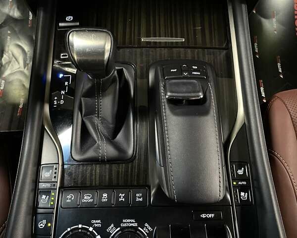 Чорний Лексус ЛХ, об'ємом двигуна 4.46 л та пробігом 85 тис. км за 82700 $, фото 67 на Automoto.ua