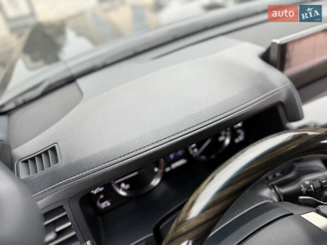 Черный Лексус ЛХ, объемом двигателя 4.46 л и пробегом 208 тыс. км за 70000 $, фото 35 на Automoto.ua