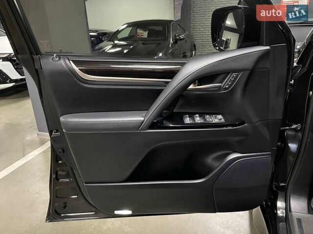 Чорний Лексус ЛХ, об'ємом двигуна 4.46 л та пробігом 156 тис. км за 73700 $, фото 24 на Automoto.ua
