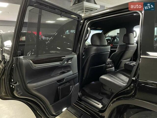 Чорний Лексус ЛХ, об'ємом двигуна 4.46 л та пробігом 156 тис. км за 73700 $, фото 32 на Automoto.ua