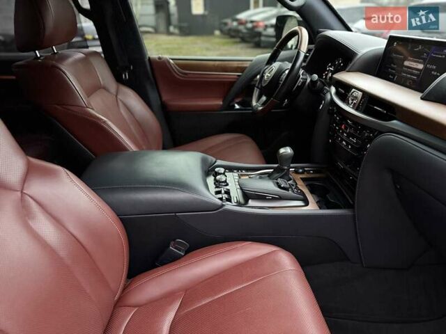 Черный Лексус ЛХ, объемом двигателя 4.46 л и пробегом 120 тыс. км за 69999 $, фото 110 на Automoto.ua