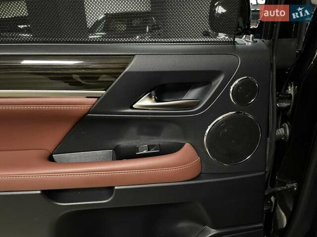 Чорний Лексус ЛХ, об'ємом двигуна 4.46 л та пробігом 85 тис. км за 82700 $, фото 33 на Automoto.ua