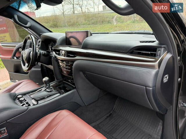 Черный Лексус ЛХ, объемом двигателя 5.66 л и пробегом 55 тыс. км за 81900 $, фото 63 на Automoto.ua