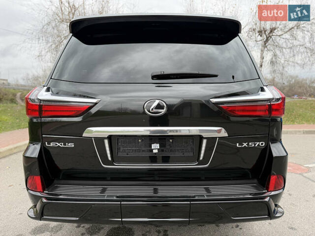 Черный Лексус ЛХ, объемом двигателя 5.66 л и пробегом 55 тыс. км за 81900 $, фото 23 на Automoto.ua