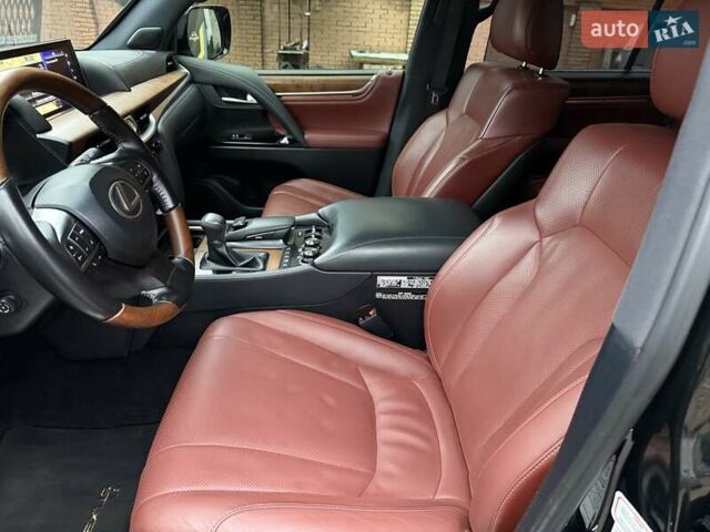 Черный Лексус ЛХ, объемом двигателя 4.46 л и пробегом 120 тыс. км за 69999 $, фото 46 на Automoto.ua