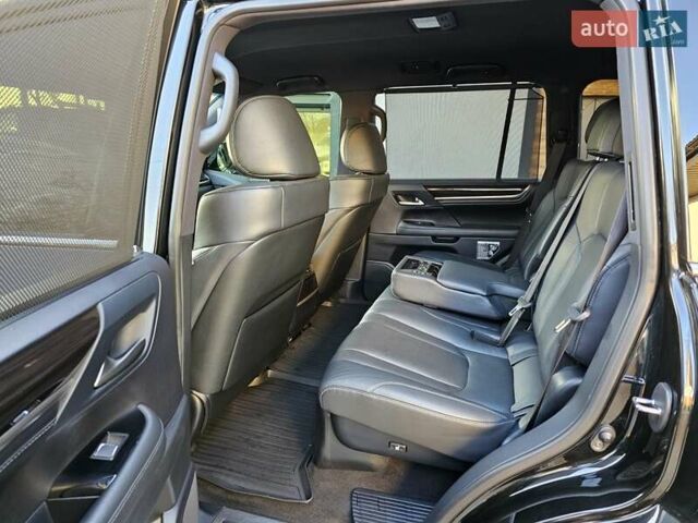 Черный Лексус ЛХ, объемом двигателя 4.46 л и пробегом 148 тыс. км за 71999 $, фото 53 на Automoto.ua