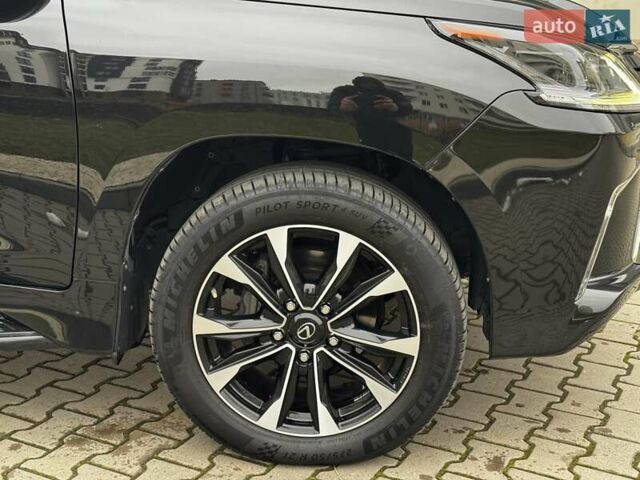 Чорний Лексус ЛХ, об'ємом двигуна 4.46 л та пробігом 153 тис. км за 78750 $, фото 17 на Automoto.ua