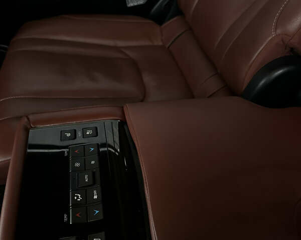 Черный Лексус ЛХ, объемом двигателя 4.46 л и пробегом 160 тыс. км за 71000 $, фото 25 на Automoto.ua