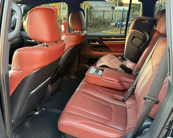 Черный Лексус ЛХ, объемом двигателя 4.5 л и пробегом 111 тыс. км за 79500 $, фото 10 на Automoto.ua