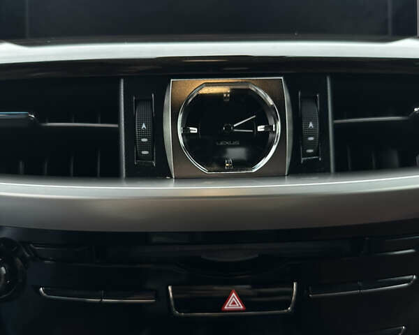 Черный Лексус ЛХ, объемом двигателя 4.46 л и пробегом 160 тыс. км за 71000 $, фото 24 на Automoto.ua