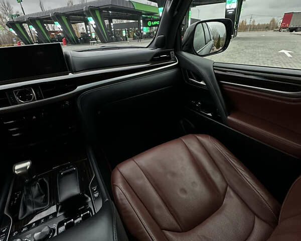 Черный Лексус ЛХ, объемом двигателя 4.46 л и пробегом 160 тыс. км за 71000 $, фото 20 на Automoto.ua