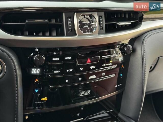 Чорний Лексус ЛХ, об'ємом двигуна 4.46 л та пробігом 153 тис. км за 78750 $, фото 39 на Automoto.ua