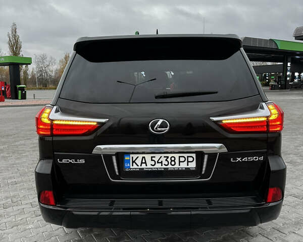 Черный Лексус ЛХ, объемом двигателя 4.46 л и пробегом 160 тыс. км за 71000 $, фото 16 на Automoto.ua