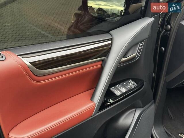 Чорний Лексус ЛХ, об'ємом двигуна 4.46 л та пробігом 153 тис. км за 78750 $, фото 26 на Automoto.ua