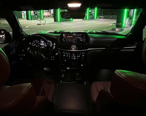 Черный Лексус ЛХ, объемом двигателя 4.46 л и пробегом 150 тыс. км за 73000 $, фото 12 на Automoto.ua